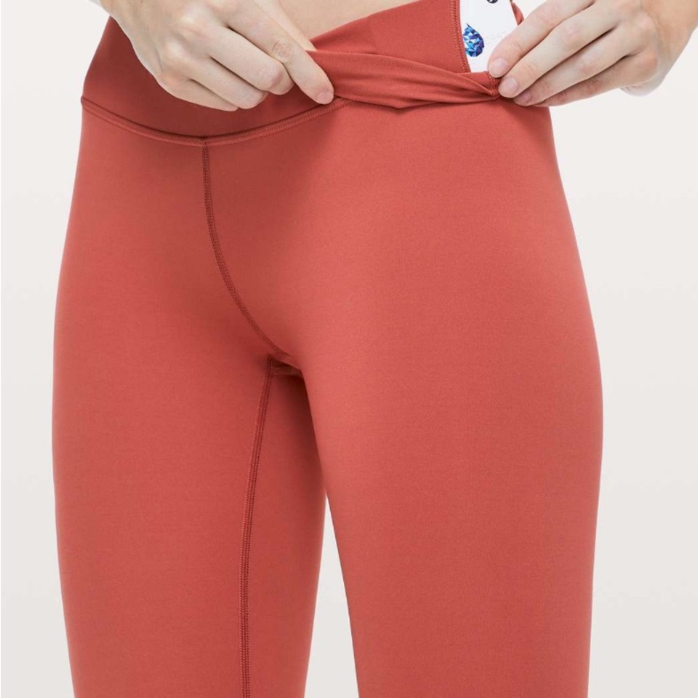 Lululemon Wunder Under Crop (High-Rise) Full-On Luxtreme 21" Brick Rose size 14 - Picture 3 of 8
